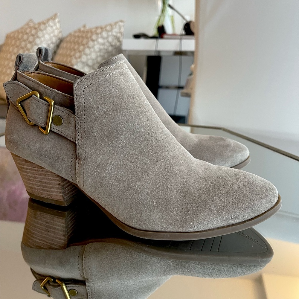 Heeled sued boots by Franco Sarto